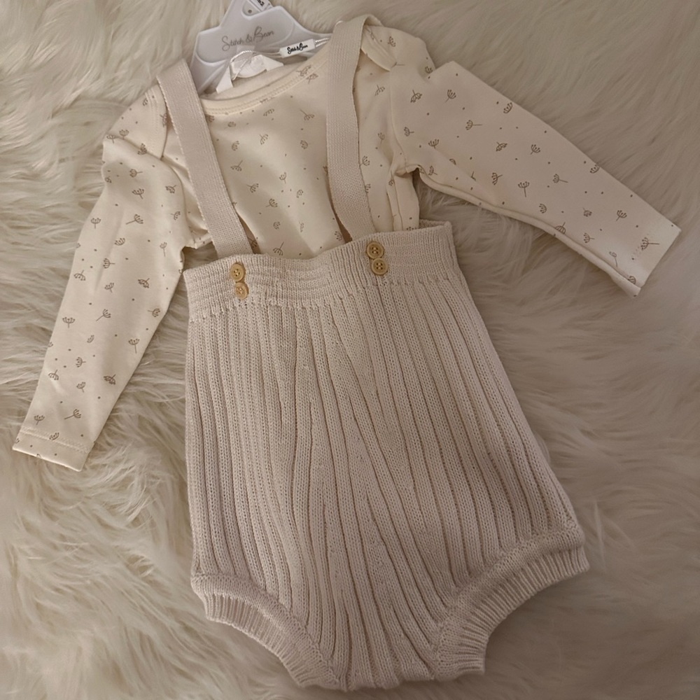 NWT Baby girls overall outfit onesie set-6-9m